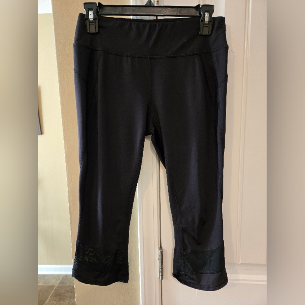 Tek Gear Capri Black Leggings Sz Medium